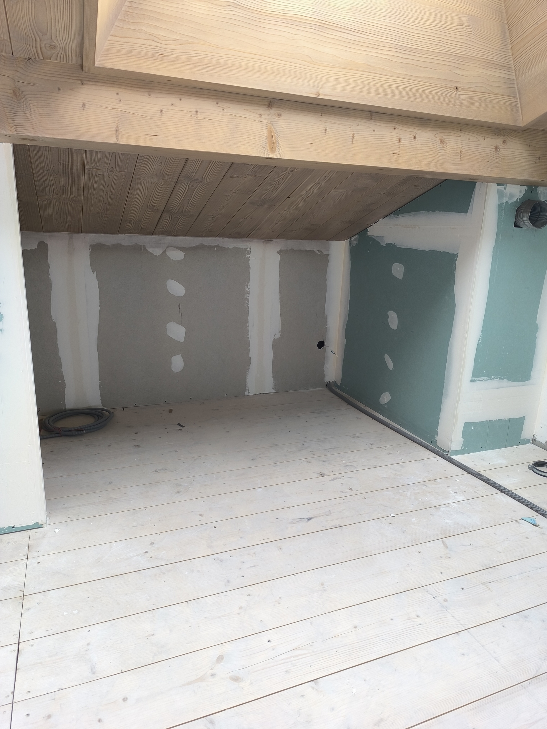 Préparation des murs dans le chalet à les houches