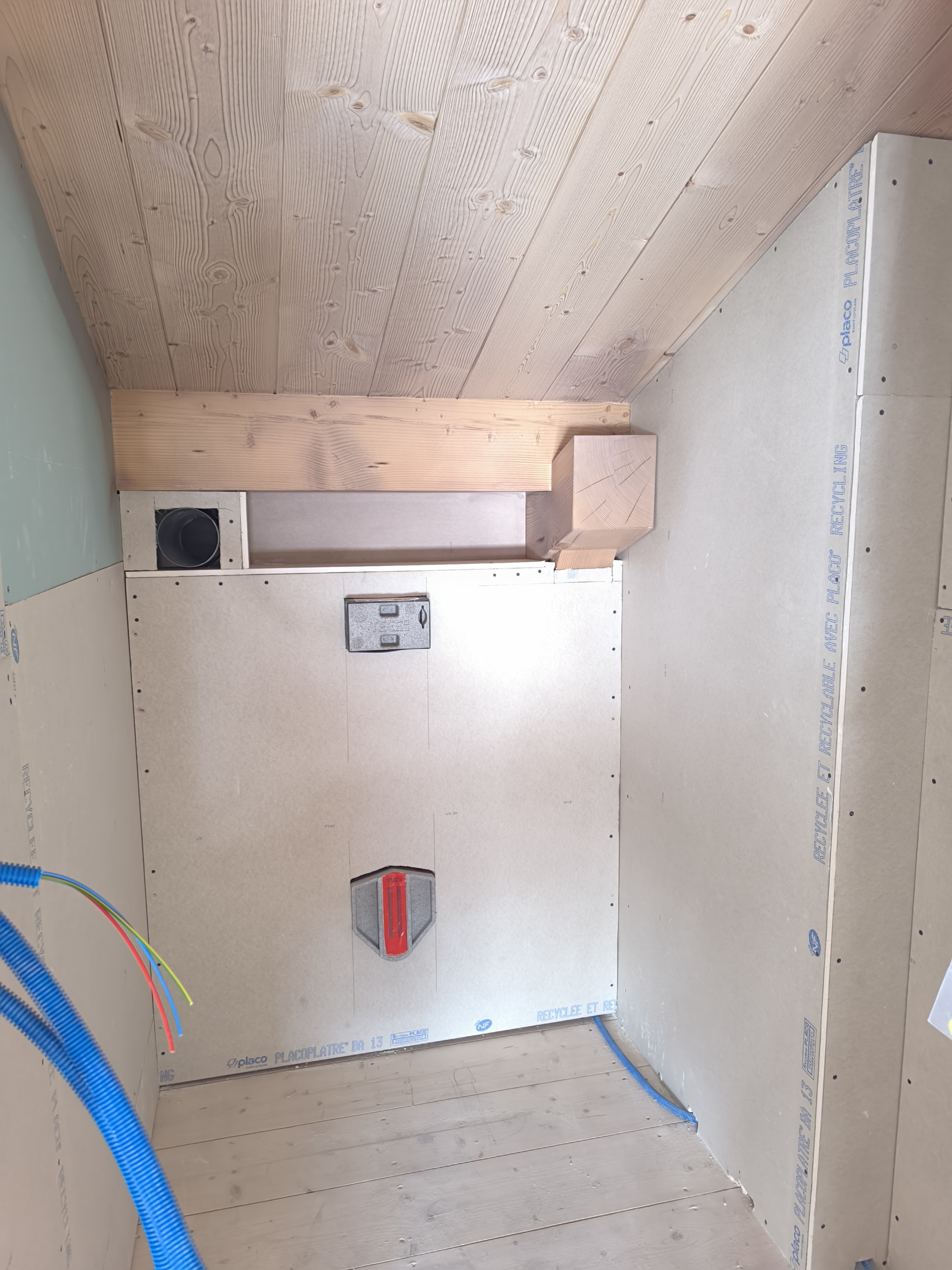 Préparation des murs dans le chalet à les houches