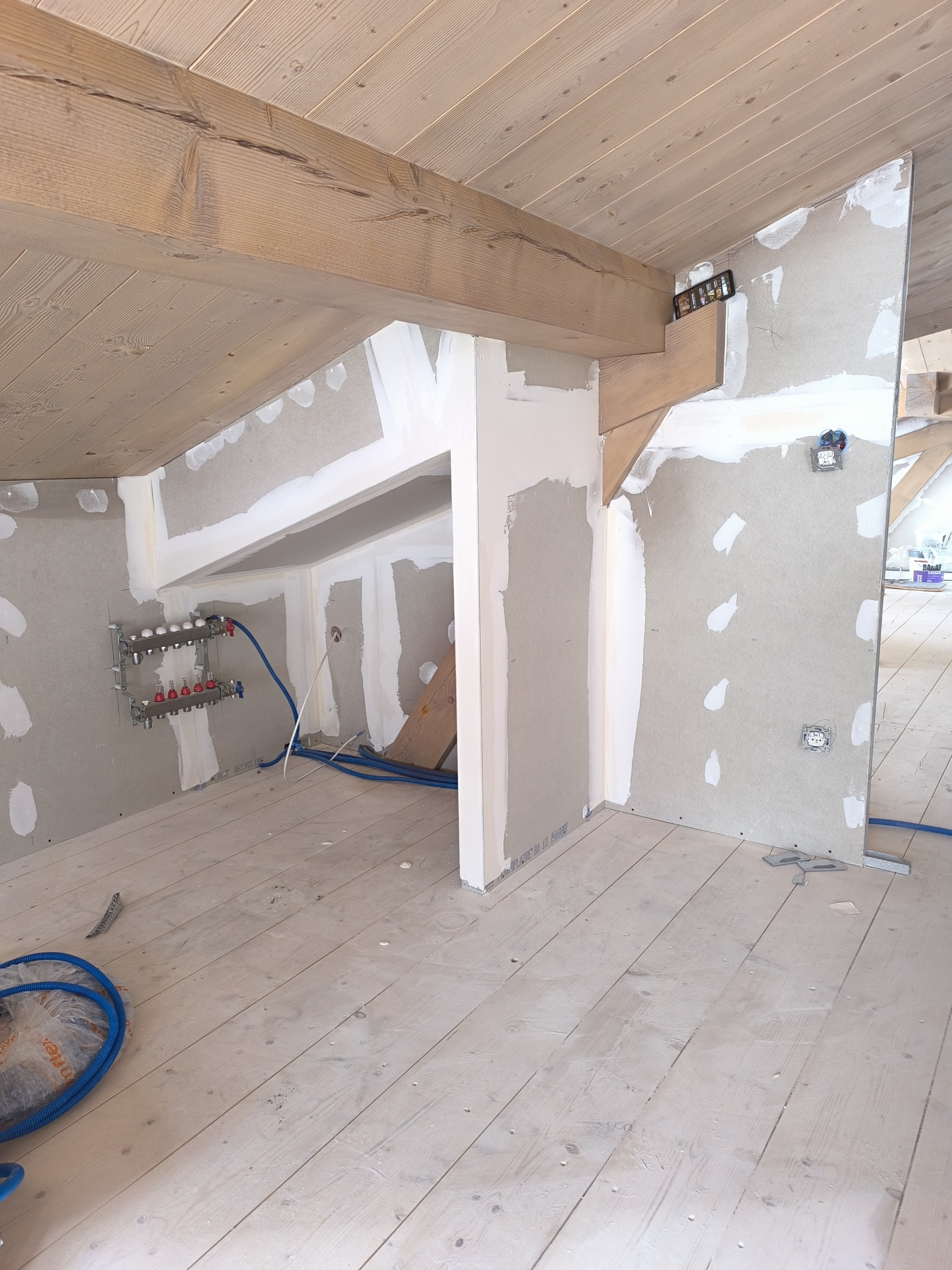 Préparation des murs dans le chalet à les houches